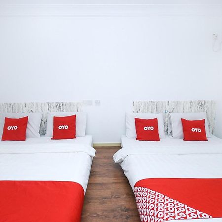 Oyo 90820 River Inn Miri Zewnętrze zdjęcie