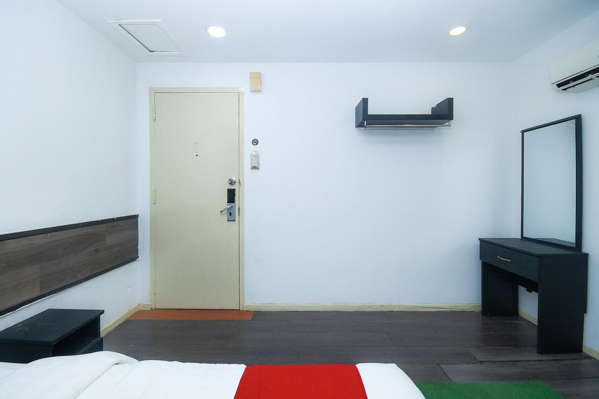 Oyo 90820 River Inn Miri Zewnętrze zdjęcie