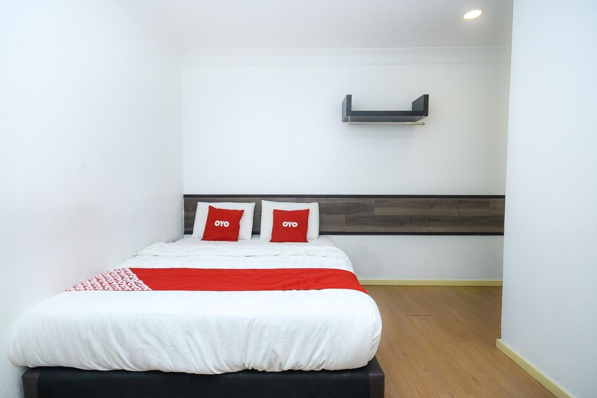 Oyo 90820 River Inn Miri Zewnętrze zdjęcie