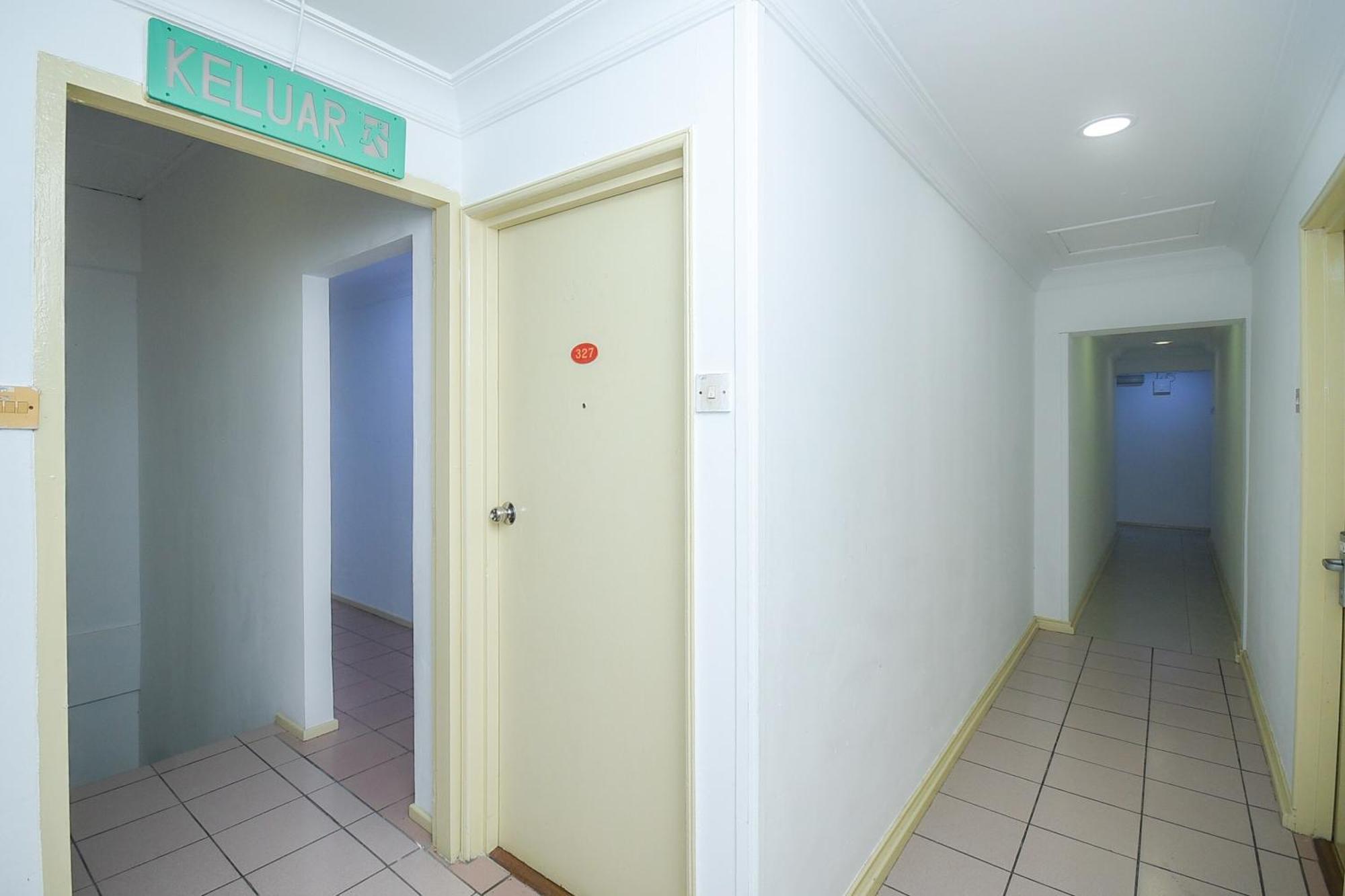 Oyo 90820 River Inn Miri Zewnętrze zdjęcie