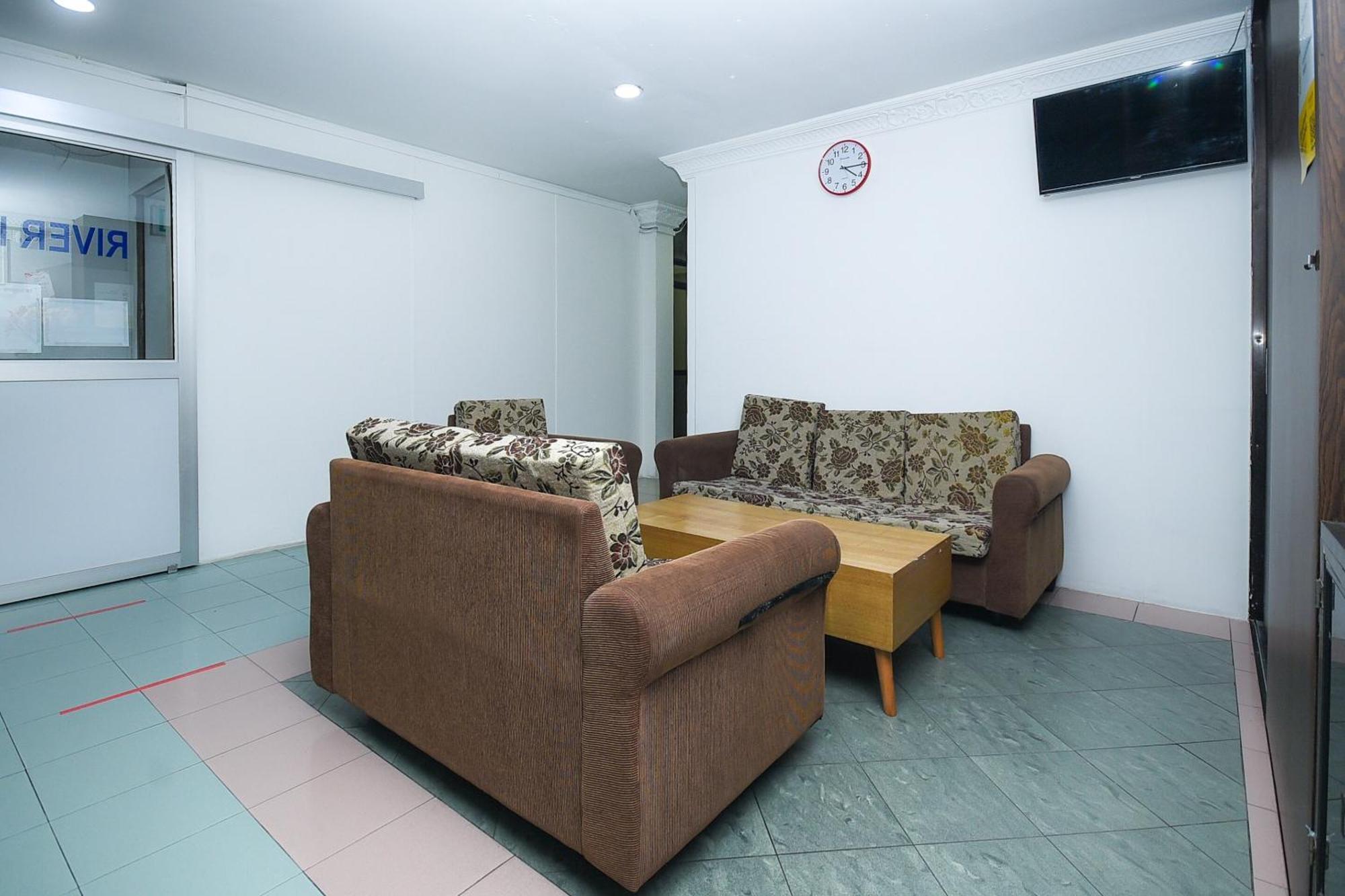 Oyo 90820 River Inn Miri Zewnętrze zdjęcie